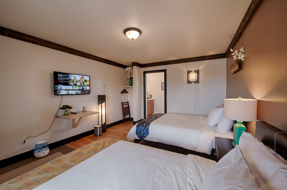 Tao'S Inn West Yellowstone Exterior foto